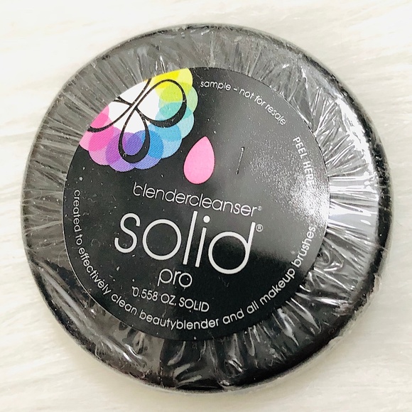 New!Beautyblender Solid Pro Makeup Brushes Cleaner - Picture 1 of 8